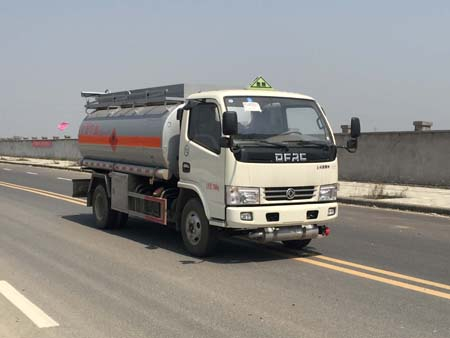 東風(fēng)多利卡流動(dòng)加油車(chē)專(zhuān)威牌HTW5070GJYEC型加油車(chē)